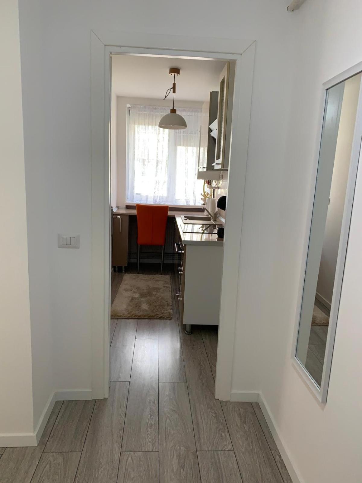 Rose Apartment Piatra Neamţ Buitenkant foto