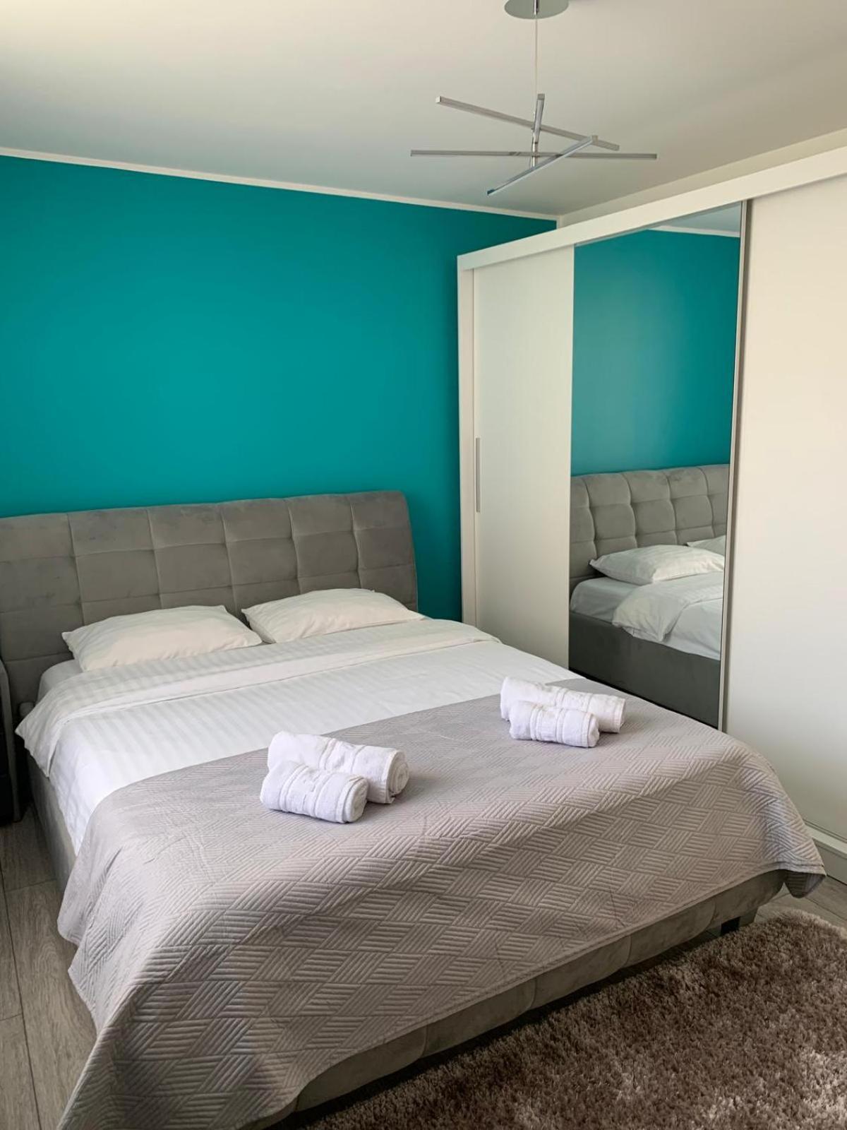 Rose Apartment Piatra Neamţ Buitenkant foto