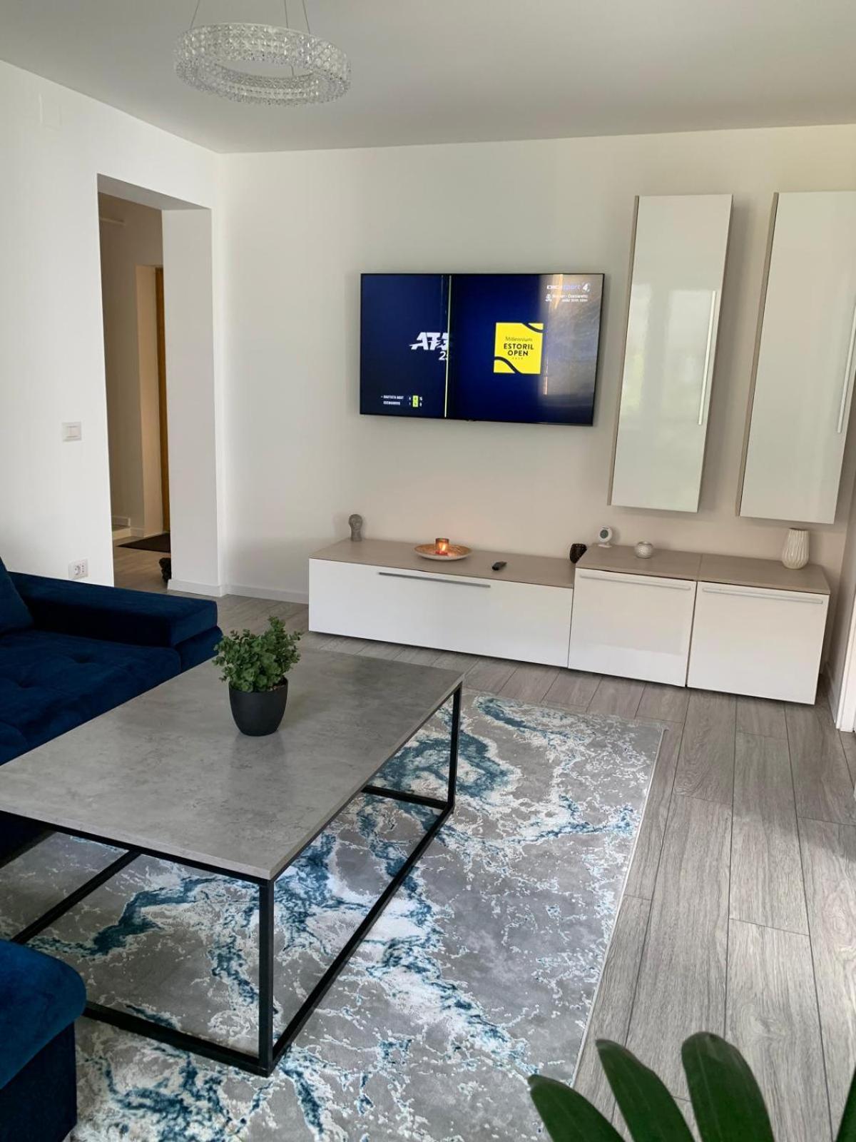 Rose Apartment Piatra Neamţ Buitenkant foto